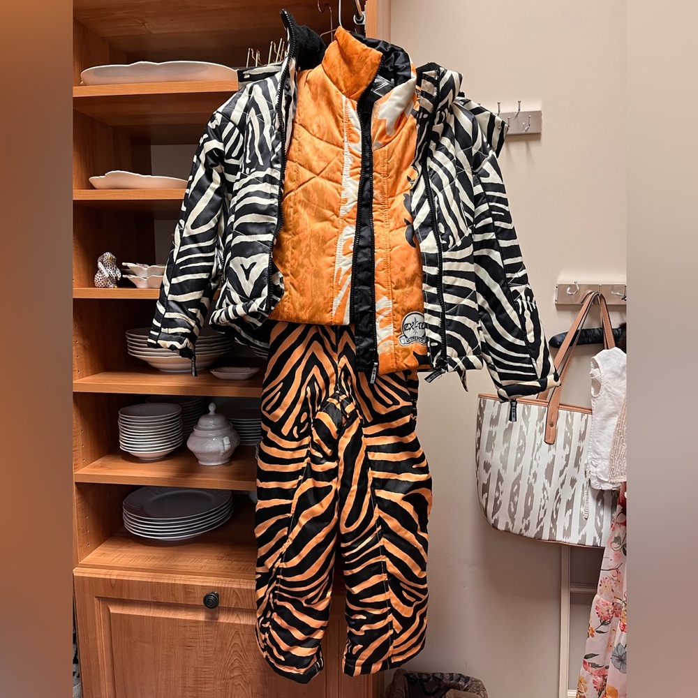 EX-10 kids tiger/zebra print Ski bibs vest jacket Size 6 childrens 116 Euro
